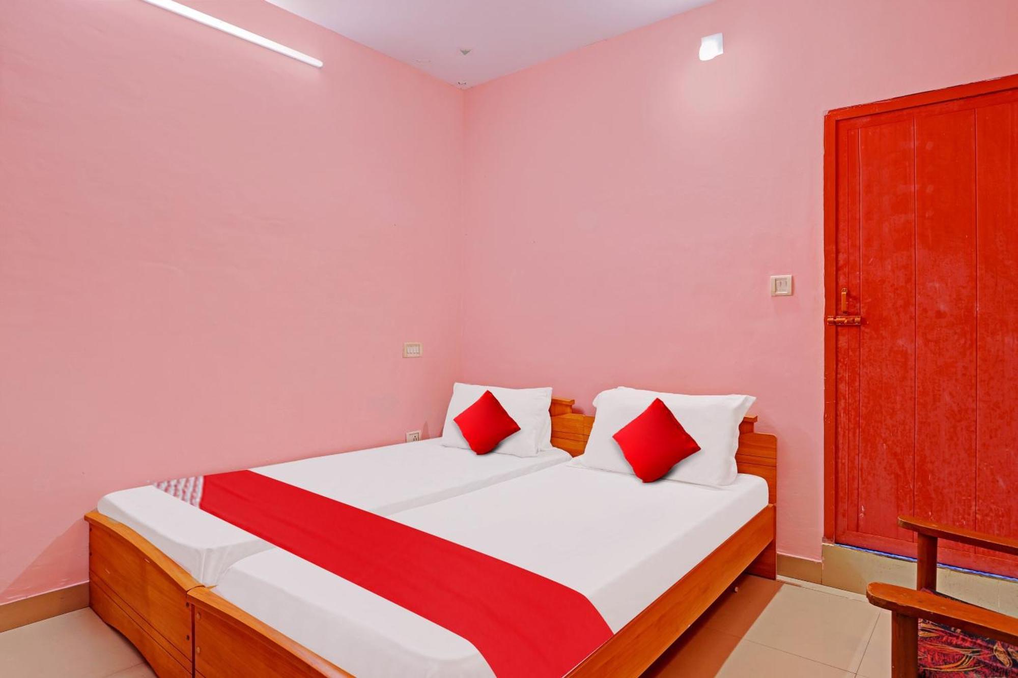 Hotel O Safa Inn Trippapur Екстериор снимка